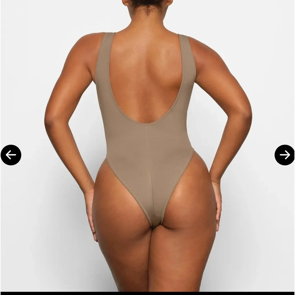 SKIMS SPORTS SWIM SCOOP NECK ONE PIECE